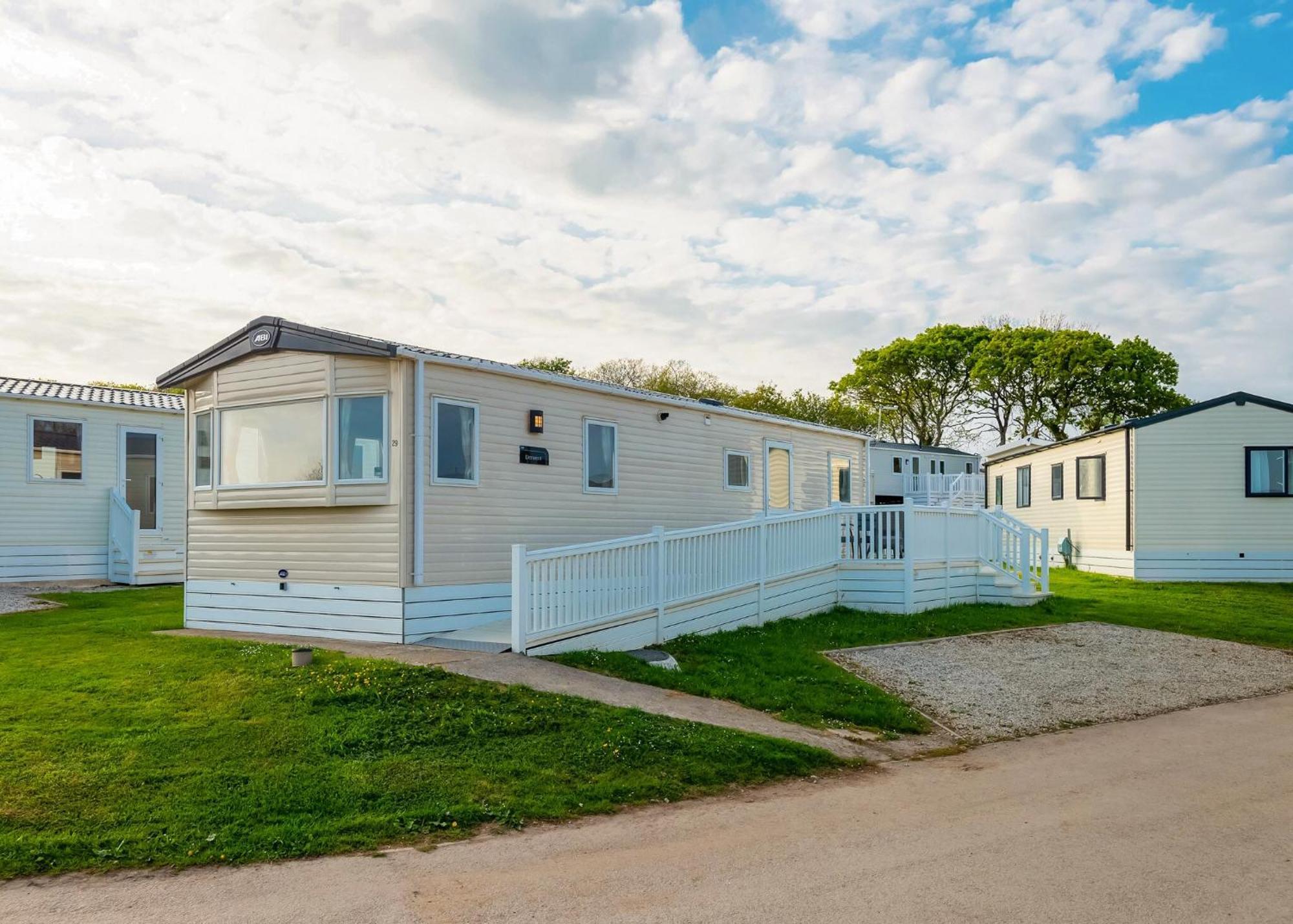 Meadow Lakes Holiday Park St Austell Bagian luar foto