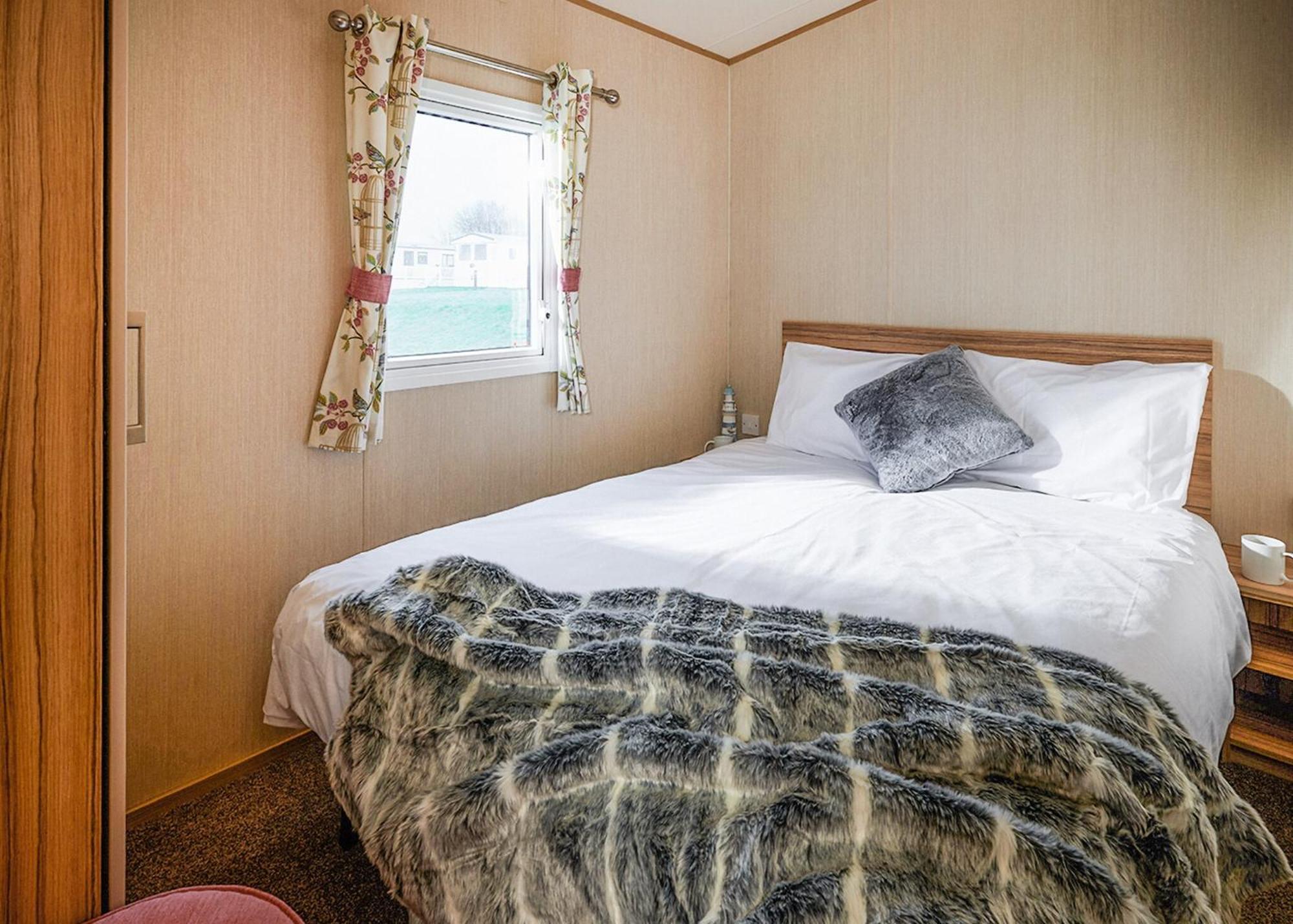 Meadow Lakes Holiday Park St Austell Ruang foto