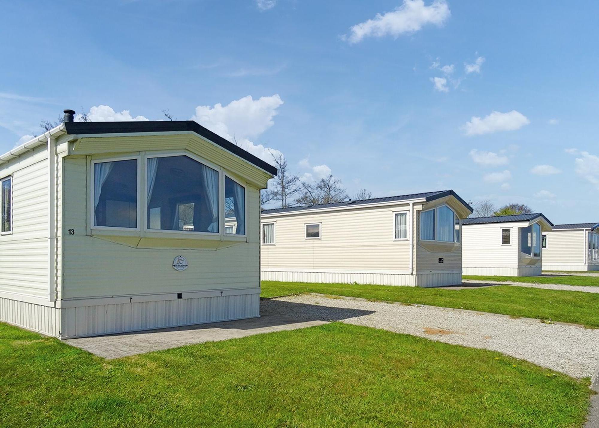 Meadow Lakes Holiday Park St Austell Ruang foto